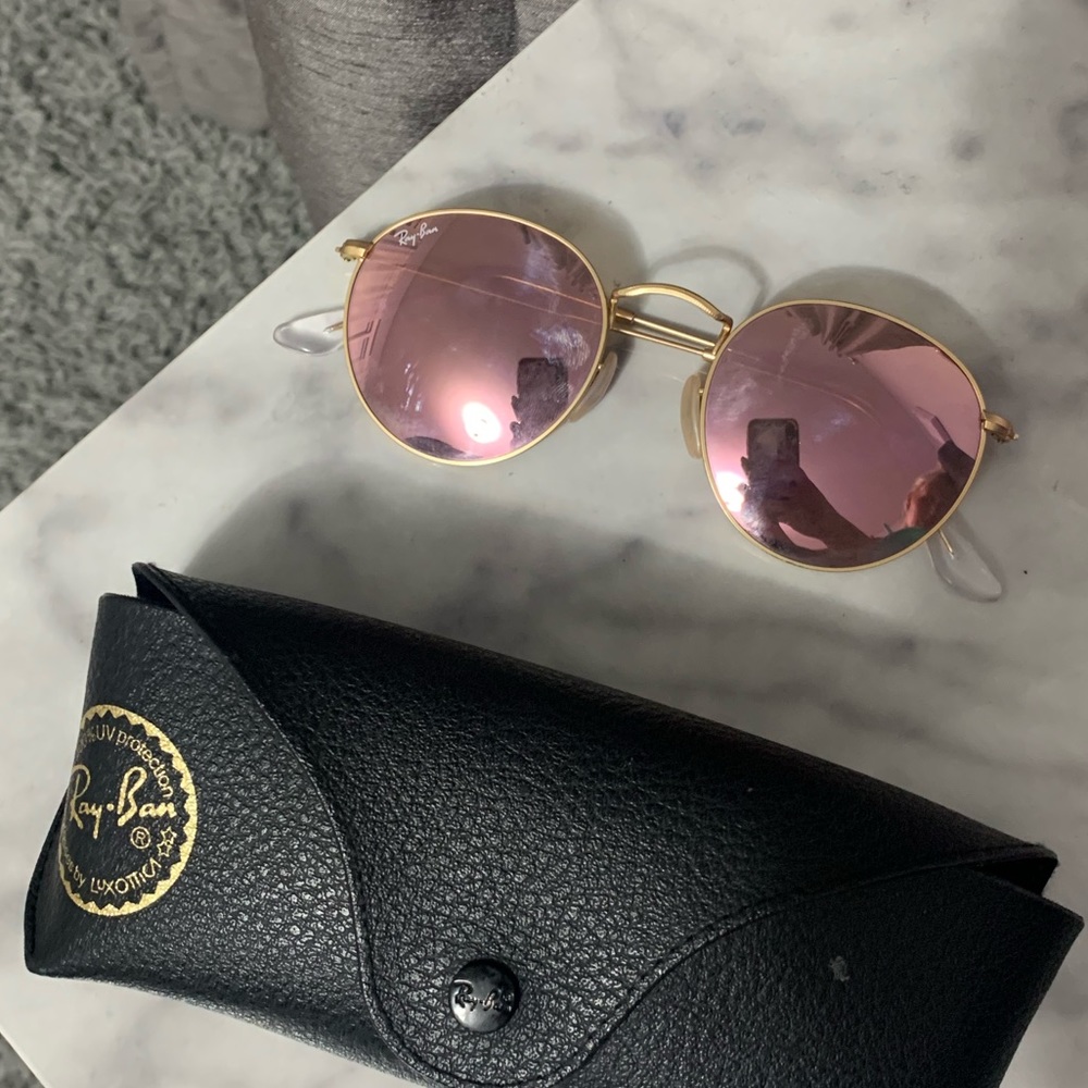Pink Frame and gold Ray Ban circle frame
